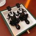 Dettagli di orecchini vintage neri angelo e cuore con nappe di perline nella scatola - Perno in argento-Nero