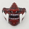 Japans Oni-halfmasker in donkerrood met realistische hoektanden en elastische bandjes - Prajna Masker (Rood)