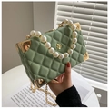 Borsa a scatola verde mela trapuntata con manico di perle e chiusura a camelia dorata - Verde