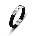 Bracelet pour hommes en acier inoxydable avec crâne et sangle en silicone noir sur blanc - Argenté