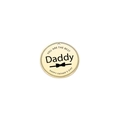 Dettaglio del ciondolo dorato in acciaio inossidabile con incisione Happy Father's Day - Oro