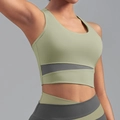 Soutien-gorge de sport contrasté vert sauge et gris foncé avec large bande de maintien - S / Vert Cardamome