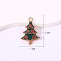 Colgante de árbol de Navidad en esmalte verde con base dorada y medidas 2,6 cm por 1,8 cm - Árbol de Esmalte Verde Simple
