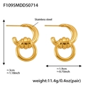 Detailansicht der goldfarbenen C-Form Creolen mit Maßen von 3cm Höhe aus Edelstahl - Knotenschleife Stecker Stil (F1095-Goldene Ohrringe)