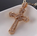 Collana a croce con zirconi baguette in finitura dorata per uno stile hip hop di lusso - Stile Croce in Zircone Baguette Pavé di Lusso (NA10-7) / Oro