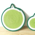 Nordic lime style cotton woven round placemat with hanging loop in green gradient - 18cm / Kiwi