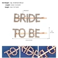 Detailansicht der Bride To Be Strass-Haarnadeln in Roségold mit 6,5 cm Abmessungen - Krallenketten-Stil / Roségold