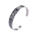 Detailed view of the Celtic knot engraving and Valknut symbol on a steel cuff - Celtic Knot (A526-Celtic Knot Bracelet) / Silver