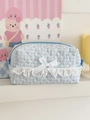 Trousse à maquillage matelassée à carreaux bleu clair avec dentelle et nœud en soie - Style Dentelle Douce Gingham Bleu / Bleu