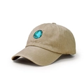 Dettaglio cappello in cotone kaki con ricamo della terra blu e verde sulla corona - Regolabile / Cachi