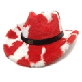 Détail d'un chapeau de cowboy en peluche à motif vache rouge avec emblème de taureau doré - M (56-58cm) / Sommet en Coeur / Rouge