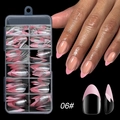 Detailansicht der rosa French Almond Press-on-Nägel mit Aufbewahrungsbox und Modellshow - Rosa Spitz-Französischer Stil (06#) / 120 Stück/Box
