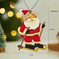 Ciondolo natalizio in legno, Babbo Natale con sci per albero di Natale, altezza 10,5 cm - Babbo Natale in Slitta