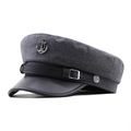 Cappello da marinaio grigio in lana con visiera in pelle nera e spilla àncora d'argento - Taglia unica / Grigio