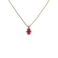 Goldene Hamsa-Hand-Halskette mit rosa Anhänger und blauem bösem Blick Motiv auf Weiß - Rot