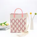 Modische Strick-Einkaufstasche in Creme und Rosa mit geometrischen Mustern - Dreieck Handytasche-Rosa