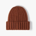 Gorro de punto acanalado grueso en color marrón caramelo oscuro con doblez para mujer - Talla única / Caramelo (24B029)