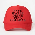 Rode truckerpet met mesh achterkant en SAVE WATER DRINK PINA COLADAS tekstbedrukking - Rood
