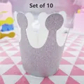 Detail von 10er-Set silber-lila Glitzer-Kronen-Partyhüten auf gemustertem Hintergrund - Silberglitzer Stil