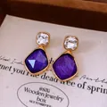 Orecchini geometrici vintage con base dorata e perni in pietra di resina viola - Oro-Viola