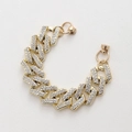 Detailopname van de gouden Cubaanse ketting met strass en magnetische sluiting - Klein / Goud