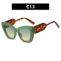 Cat eye glasses frame in retro green and tortoiseshell pattern with gradient lenses - Green Frame Green Tea Lens