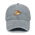 Dettaglio della stampa orsetto con zip sul cappello da baseball in cotone grigio lavato - Grigio chiaro