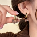 Orecchini a fiori con cerchio dorato e petali di fiori in resina marrone naturale - Gancio a Cerchio Oro con Fiore in Resina Marrone (85#) / Marrone oro