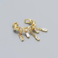 Golden s925 silver ear cuff featuring chain links, zircons and long tassels - 925 Silver / Yellow Gold (Single)