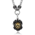 Collar de hombre de acero de titanio con cabeza de león dorada en colgante de escudo - Escudo de Dos Tonos Oro Plata (KN199274-Z)