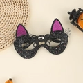 Dettaglio occhiali da pipistrello di Halloween con glitter viola e ragno decorativo - Stile Gatto Nero