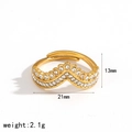 Anello a corona a doppia fila di strass placcato oro 18k a forma di V, altezza 13mm - Stile Zircone a Doppia Fila a Forma di V(TR4498)