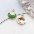 Pendentif coquillage émaillé vert et blanc avec dos texturé en or rose pour bijoux DIY - Coquillage d'Océan (12035)