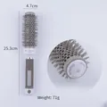 Dettaglio della spazzola rotonda ionica in ceramica professionale con diametro 4,7 cm - Misura 32# (4.7cm Diametro)
