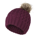 Dettaglio della trama a maglia viola scuro e pompon in finta pelliccia marrone sul cappello - Taglia unica / Borgogna