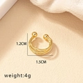 Detailweergave van een drielaagse gouden oormanchet met afmetingen van 1,2 cm en 4 g gewicht - Drielaagse Kraal Open Oormanchet (BH001-Goud) / Goud