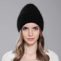 Damen Winterstrickmütze aus schwarzem Kaninchenhaar mit eleganten Perlenverzierungen - Schwarz