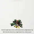 Adorno de Navidad con piñas, bayas rojas y dos cascabeles dorados decorativos - Dos Campanas C