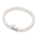Pulsera de perlas minimalista con amuleto de cerdo chapado en oro y cuentas blancas redondas - Cerdo Color Acero (KB153879-Z) / Color Acero