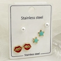 Set di 3 paia di orecchini in acciaio con perle, stelle blu e labbra rosse laccate - 3 Paia-Stella/Labbra/Perla