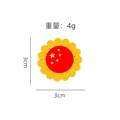 Broche en émail tournesol national avec centre étoile rouge et pétales jaunes, 3cm - Tournesol à Cinq Étoiles