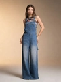 Damen Vintage-Latzhose aus blauem Denim mit weitem Bein, verstellbaren Trägern und Taschen - S / Mittelblau & Weiß