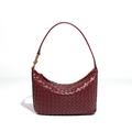 Borsa hobo in pelle intrecciata bordeaux scuro con fibbia a nodo dorato distintiva - Borgogna