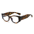 Fashionable tortoiseshell cat-eye sunglasses with thick frames for a retro street look - Tortoiseshell Frame