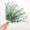 Künstliche Eukalyptus-Silberblatt-Zweig in Graugrün für nordische Heim- und Hochzeitsdeko - Mattweiß