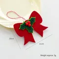 Fiocco di Natale in feltro rosso con foglie verdi e bacche, misura 11x10cm - Stile Fiocco a Tre Foglie