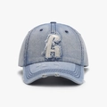 Hellblaue verwaschene Denim-Baseballkappe mit weißer bestickter Buchstabe A Applikation - Verstellbar / Hellblau