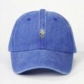 Verstellbare Baseballkappe aus gewaschener Baumwolle mit Gänseblümchen-Stickerei - Einheitsgröße / Königsblau