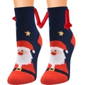 Calze natalizie blu in pile corallo con motivo Babbo Natale e magneti che si tengono per mano - Pattern 13 (Navy Santa Stars)