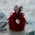 Roter Samt Gastgeschenkbeutel mit Hasenohren und Forever Love Perlenanhänger für Hochzeit - Perlenanhänger Stil - Klein / Burgunderrot